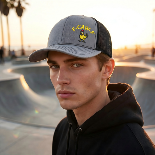 Snapback-caps med brodert vittig kylling