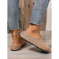 Pustende strikkede slip-on mules for kvinner