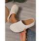 Pustende strikkede slip-on mules for kvinner