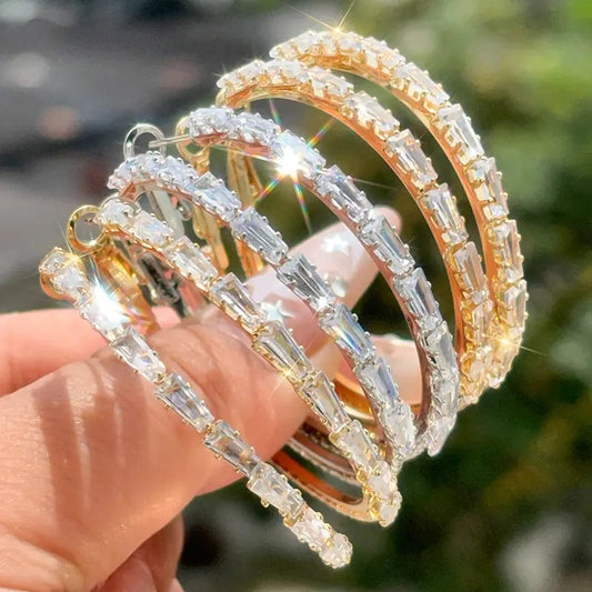 💎 BEGRENSET TID 50% RABATT! 💥 Damenes Glittrende CZ Ringøredobber – Mikro-Innlagt, Overdimensjonert Ring, 3 Farger ✨