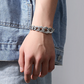 💿 HENTESALG: 50 % RABATT! 🕉️ Retro mantra-armbånd for herre – Seks inngraverte stavelser og vintage sølvfinish – Dobbeltkjede, 18–22 cm for en spirituell stil ✨